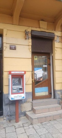 Оренда фасадного приміщення по вул. Чеховам( військовий госпіталь) - фото 1