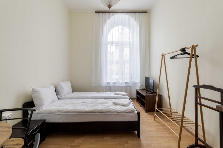 Приватна кімната в хостелі в центрі Львова від 600 грн - фото 1