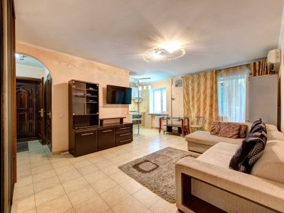 Посуточная аренда просторной 3к квартиры м. Печерская. Киев