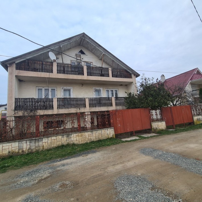 Продається будинок в м.Берегове,   100 метрів від Жайворонка - фото 1