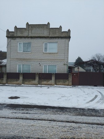 Продам дом в г Красноград - фото 1
