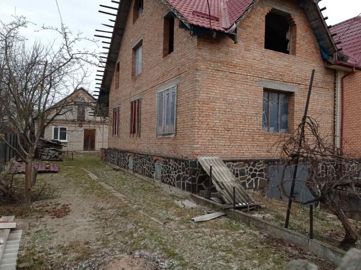 Продам недобудований будинок та житлову тимчасівку у м. Луцьку - фото 1