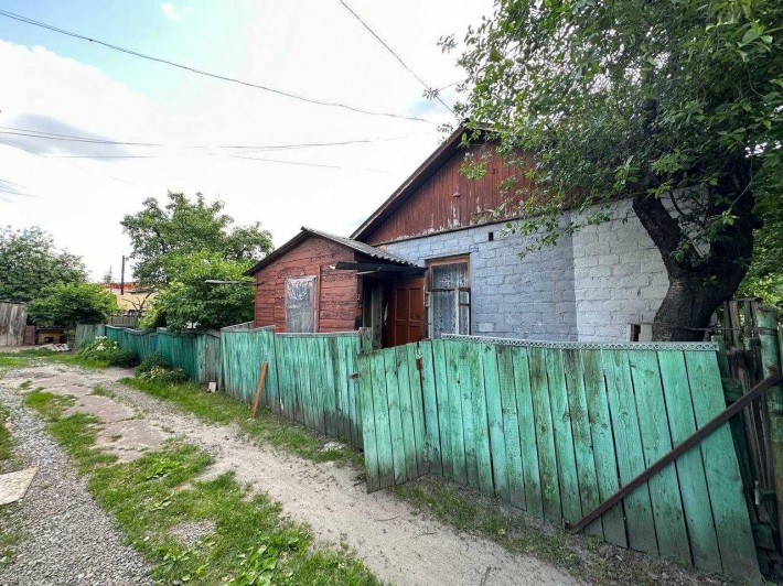 Частина будинку на вул. Любецька 157, Торг, терміново - фото 1