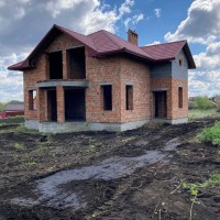 Загородный дом возле водоема Васильков