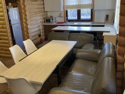 Дом со сруба с бассейном и баней