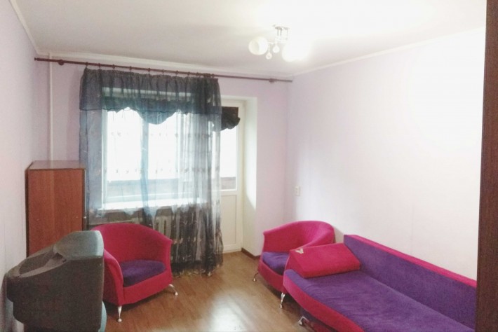 Продается двухкомнатная квартира в центре Черноморска - фото 1