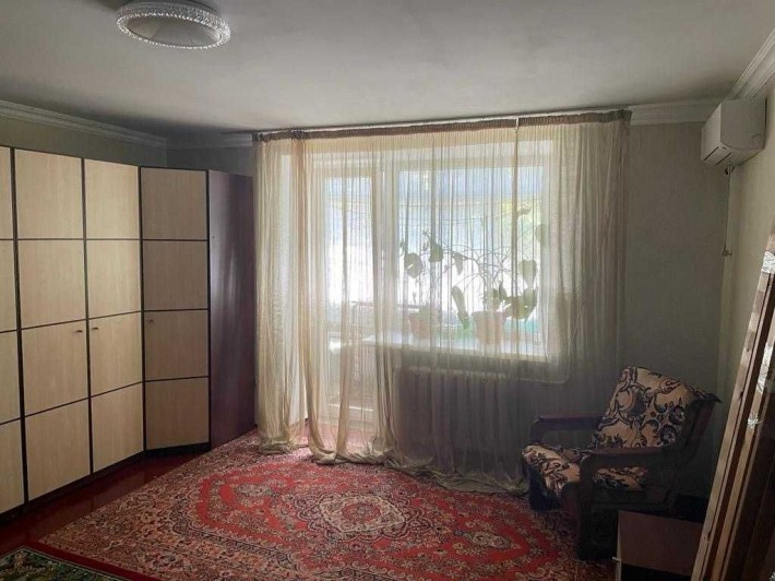 Продам однокомнатную  квартиру с нишей город Черноморск - фото 1