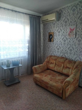 Продам малосемейку с ремонтом и мебелью город Черноморск. - фото 1