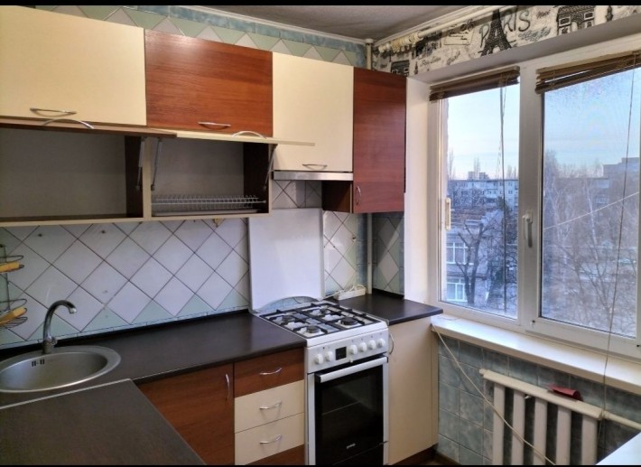 Продам двухкомнатную квартиру в центре Раковки - фото 1
