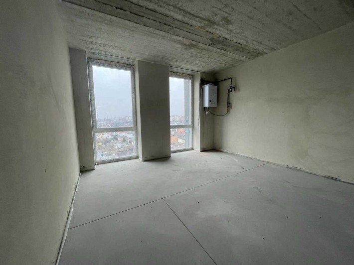 Продам квартиру з підігрівом підлоги, стяжкою та панорамними вікнами - фото 1