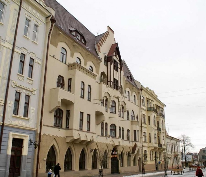 Велика квартира на Кобилянскій 180кв в Німецькому домі - фото 1