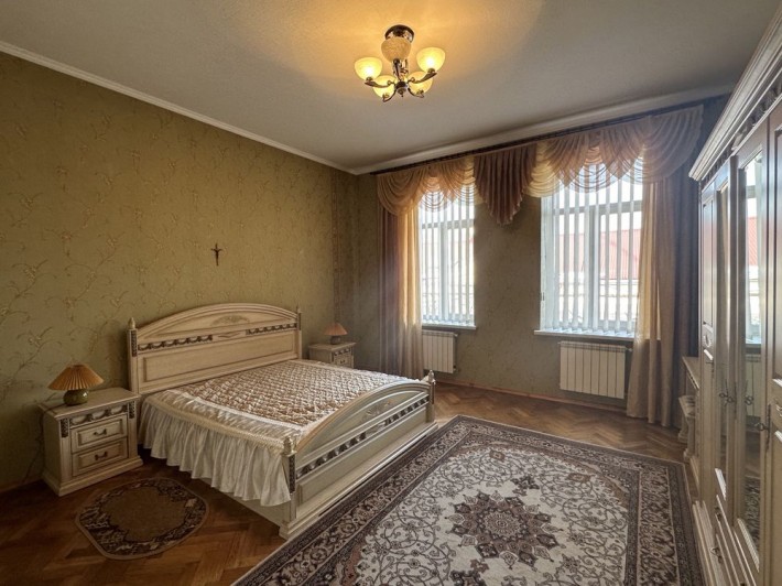 Продаж 4-кімнатної квартири (вул. Ольжича) - фото 1