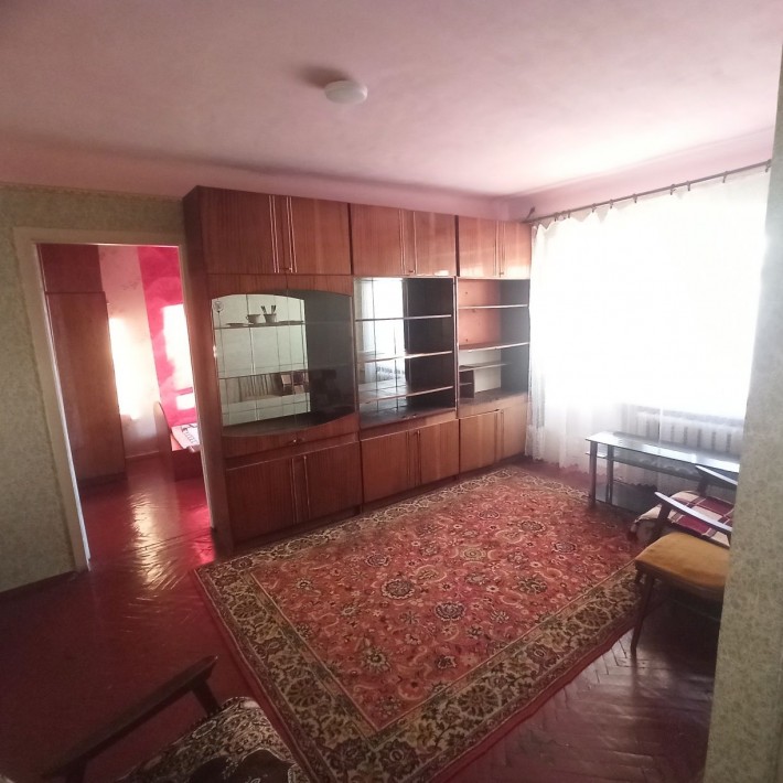 Продам двухкомнатную квартиру на проспекте,остановка Гагарина - фото 1