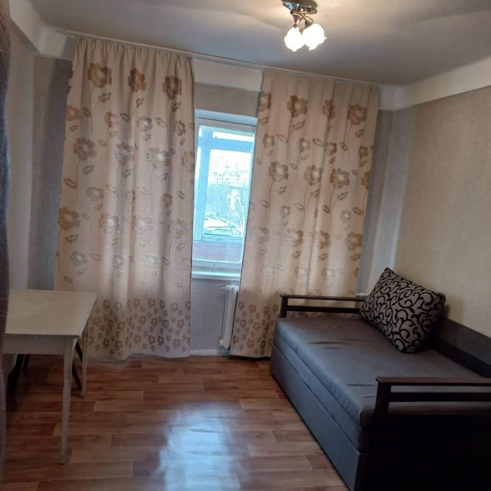 Продам кімнату з балконом в Дніпровському районі - фото 1
