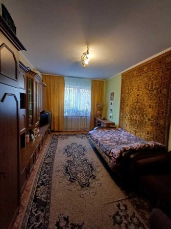 Бочарова/Ж Кюри, 2 комнаты в коммунальной квартире - фото 1