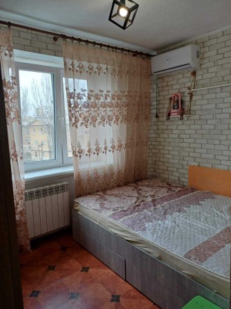 Комната в коммуне с капремонтом в Лузановке со своей кухней и душевой! - фото 1