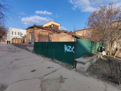 Участок з будинком (обмін електрокар) Бердичів