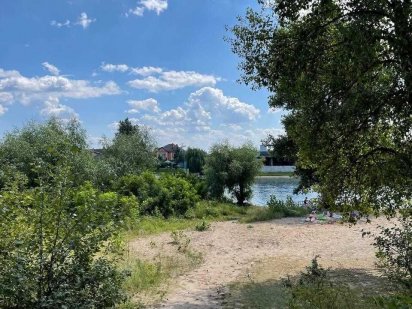 Продам власну земельну ділянку в м. Вишгород в 1-й лініі від р. Дніпро Вышгород