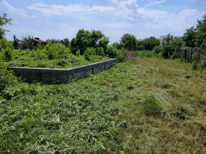 Терміново продам  хорошу ділянку 15 сот.з фундаментом !