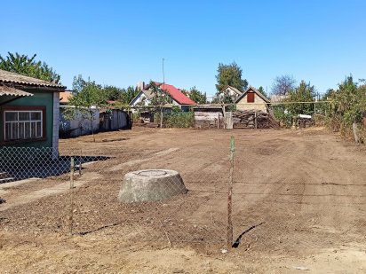 Отличный участок в городе. Все коммуникации. Собственник. Срочно.Торг Черноморск