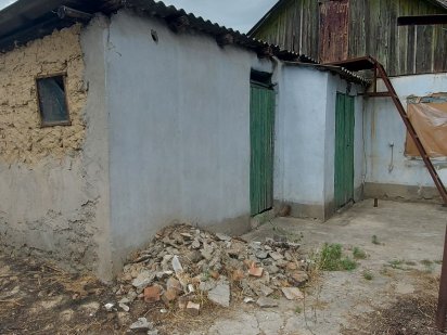 Участок с ветхим строением