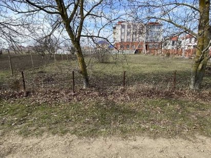 Продаю участок в центре с. Молодежное Чорноморськ