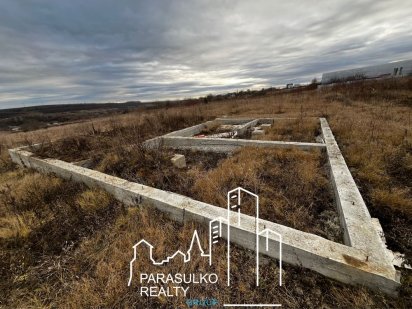 Терміновий продаж! Мальовнича ділянка 25 сот з готовим фундаментом Кам'янець-Подільський