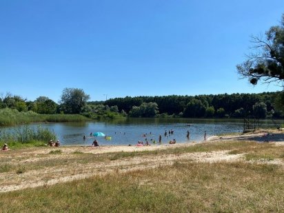 Продам земельный участок возле водоема Люботин