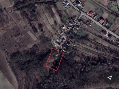 Продам ділянку 52с. з хатою С. Безрадичі. (вул. Київська 77)