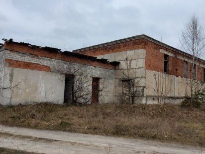 Земельна ділянка з приміщенням Славута