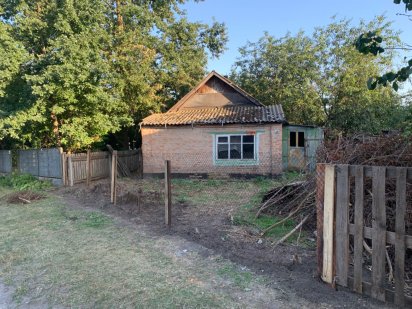 Продам земельну ділянку з будинком під добудову або під зніс. Фастів Фастів