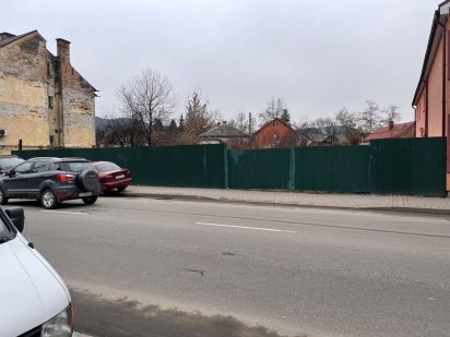 Продам участок біля суда і електросіть Хуст