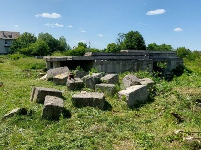 Продаю земельну ділянку з побудованим цокольним єтажом