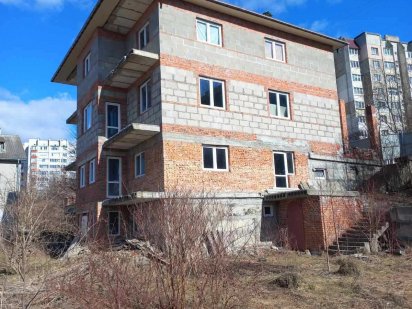 Земельна ділянка 19 соток з приміщенням Виставка Хмельницький