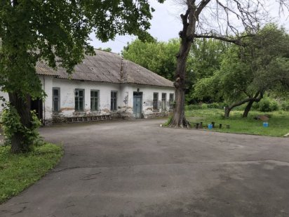 Продам здания под дом присторелых возможно оплата частями