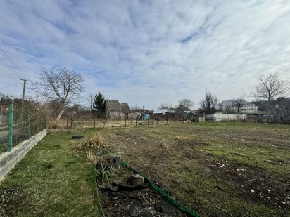 Продаж! Земельна ділянка з літнім будинком у Луцьку