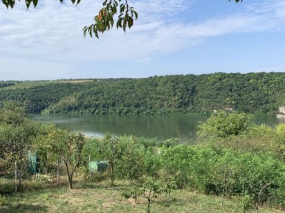 Дачний участок (2 шт) на р.Дністер (чернівецький район)