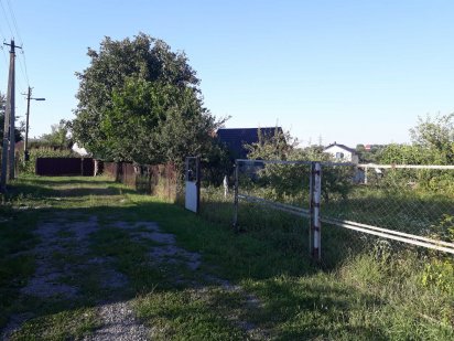 Затишна ділянка. Дубово. Земля. Хмельницкий