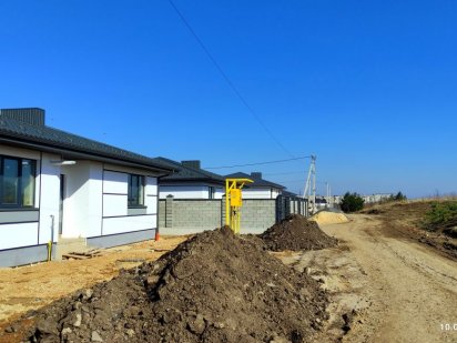 зем.діл вул. Макарова ( з світлом, газом) Рівне