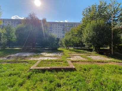 Продається земеля комерційного призначення у житловому масиві Ужгорода