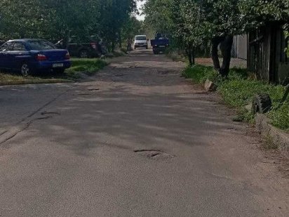 Ділянка правильної форми в зручному місці. Широка дорога. Черкаси