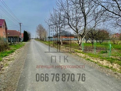 Продам велику ділянку в Сторожниці, вул. Колоскова, газ, вода, світло Ужгород