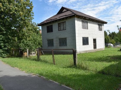 Продається земельна ділянка з недобудовою у місті Бориспіль Бориспіль