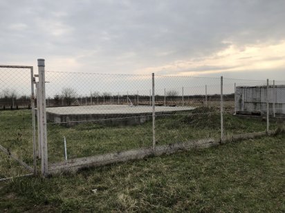 Продаж ділянки в Горянах з фундаментом,електрика поруч Ужгород