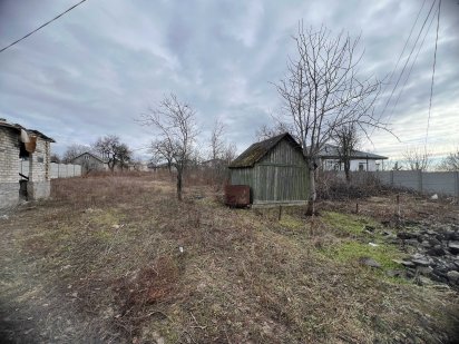 Продам земельный участок 6 соток  жилой район Мирный Дніпро