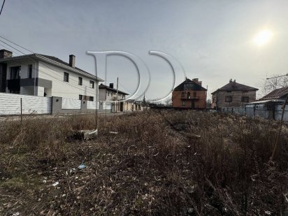 Ділянка 7 сот Київ, навпроти Лавіни, ліс, сусіди живуть Киев