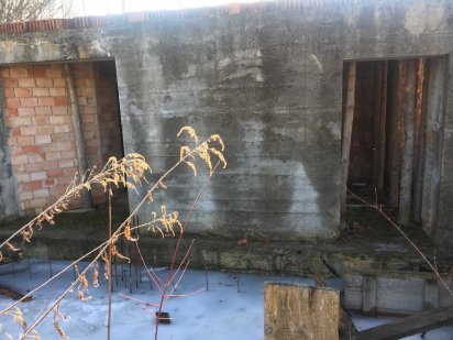 Продається  земельна ділянка  з цокольним приміщенням будинку Чернівці