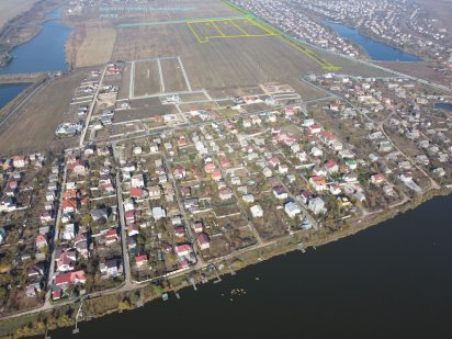 Фасадный участок с готовым назначением под жилье Одесса