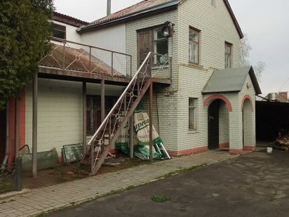 База,офіс,склад,бізнес,кафе,приміщення продам або оренда Лубны