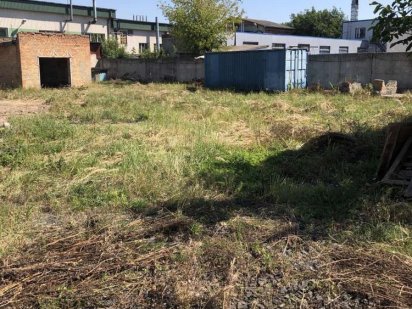 База в Рівному і 52 сот приватизованої землі